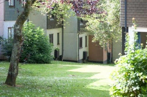 Tolroy Manor Holiday Park Хейл Экстерьер фото